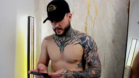 Aron online show from November 2025 06:02:02 AM