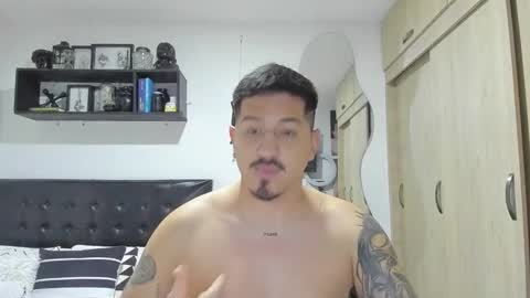 Snapshot of aronwilliams69 chatting on November 2025 06:36:01 AM ARON  Independent model  online show from November 2025 06:36:01 AM