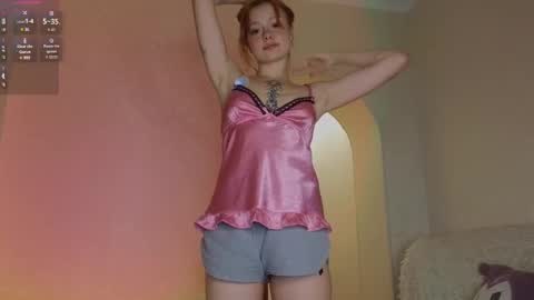 Snapshot of artemisa_meows chatting on February 2025 10:04:02 PM SEE U THURSDAY online show from February 2025 10:04:02 PM