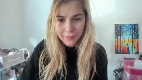 Snapshot of artsyandcraftsy_ chatting on November 2025 11:42:02 AM MIA online show from November 2025 11:42:02 AM