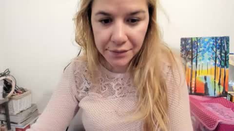 Snapshot of artsyandcraftsy_ chatting on November 2025 07:19:01 AM MIA online show from November 2025 07:19:01 AM