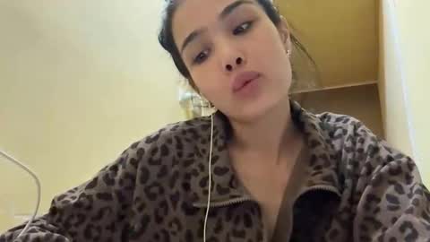 Amina online show from March 2026 06:15:02 PM