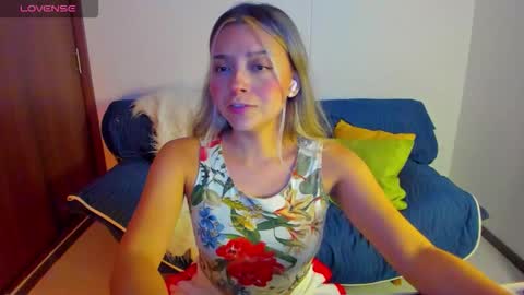 Snapshot of ary_cam230 chatting on October 2025 10:30:01 PM Zahaara online show from October 2025 10:30:01 PM