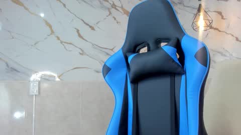 Ana online show from November 2025 04:06:01 PM