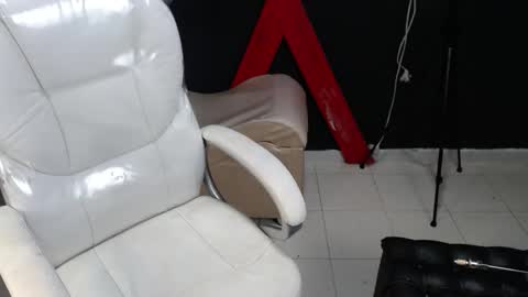 Snapshot of aryahmoon chatting on February 2026 09:33:01 PM aryahmoon online show from February 2026 09:33:01 PM