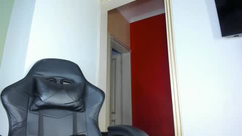 Asami online show from November 2025 12:38:01 PM