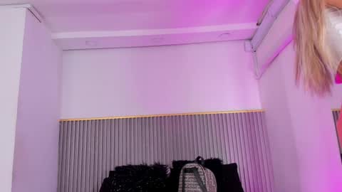 ash_valentine online show from June 2026 07:37:02 PM