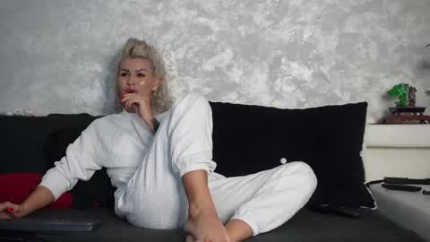 Asha online show from November 2025 10:01:02 AM