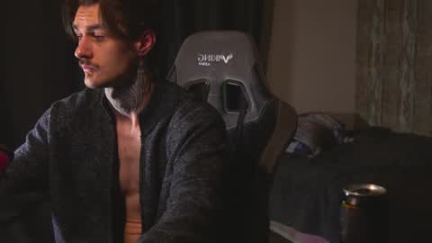 Snapshot of asher_88 chatting on June 2026 01:31:02 PM Jerk Machine online show from June 2026 01:31:02 PM