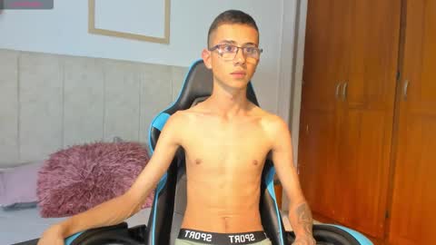 Snapshot of asher_lux chatting on January 2026 09:18:01 PM Asher online show from January 2026 09:18:01 PM