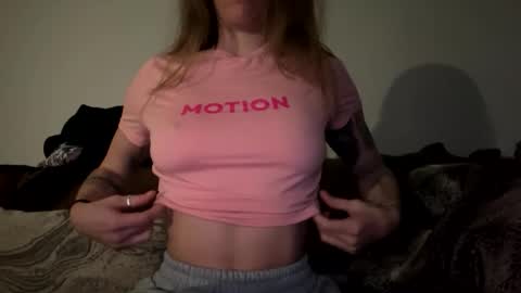 Snapshot of ashleetoocute chatting on February 2026 04:22:01 AM ash online show from February 2026 04:22:01 AM