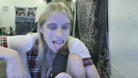 Ashlee Wolf online show from November 2025 10:10:02 PM