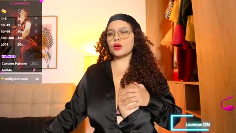 Soy Ash online show from November 2025 01:50:02 AM