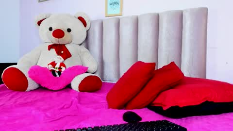 Ashley  online show from December 2025 09:55:01 PM