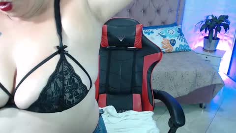  Ashley online show from February 2025 10:01:02 AM