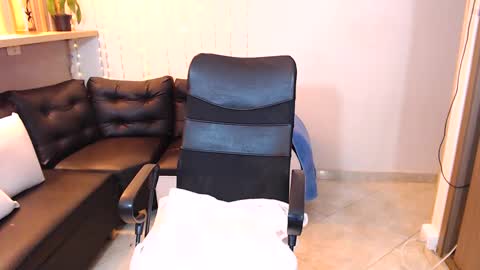  Ashley online show from February 2025 12:32:01 AM