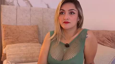 Camila online show from February 2026 08:27:01 PM