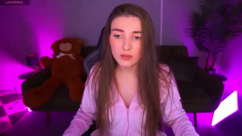 ashleybaee online show from December 2025 02:11:01 PM