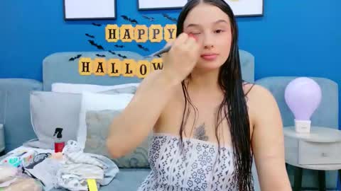Ashley Evans online show from October 2025 07:58:01 PM