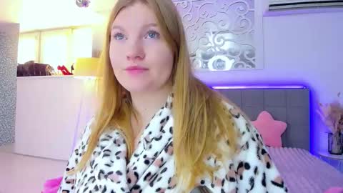 AshleyJonse online show from November 2025 06:01:01 AM