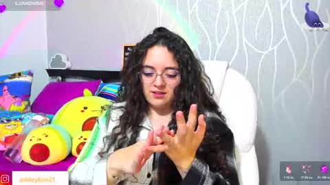 .. Ashley .. online show from November 2025 01:41:02 AM