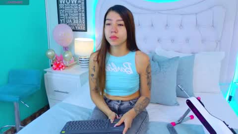 AshleyRoberh online show from November 2025 12:20:01 PM