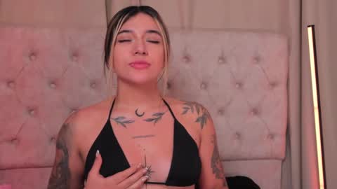 Ashley Lauren online show from February 2025 10:23:02 AM