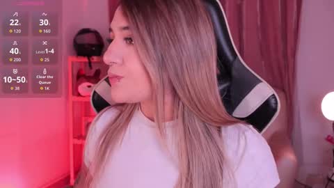 Ashley Lauren online show from December 2025 03:59:01 AM