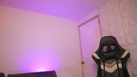 Ashley Lauren online show from February 2026 04:41:01 AM