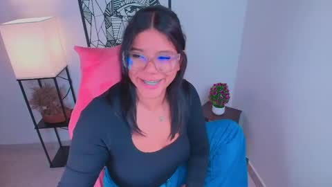 Ashleyy18   online show from April 2026 01:30:02 AM