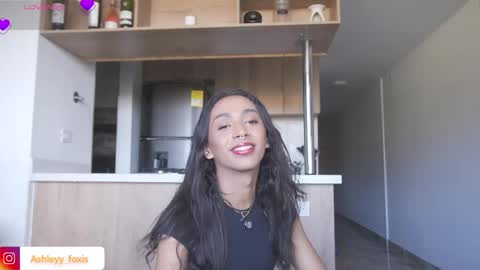 Snapshot of ashleyyfox_ chatting on May 2026 10:15:02 PM Ashley Fox online show from May 2026 10:15:02 PM