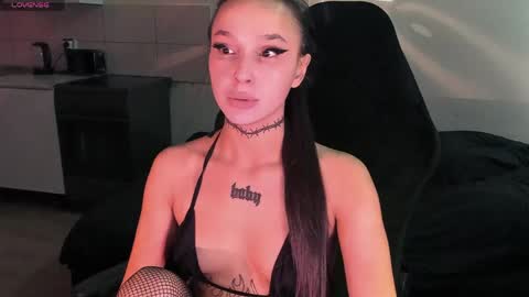 Snapshot of ashmila chatting on June 2026 05:22:01 AM Mila online show from June 2026 05:22:01 AM