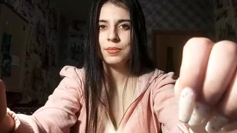 Lina online show from December 2025 10:42:01 AM