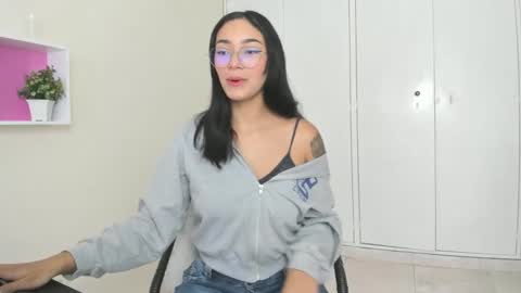 Camila online show from December 2024 01:11:02 PM