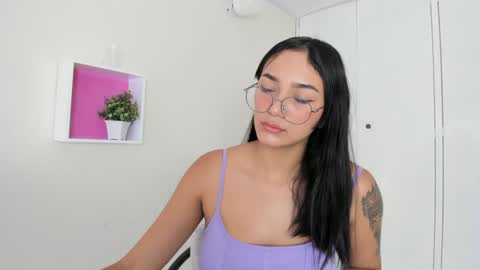 Camila online show from December 2024 01:49:02 PM