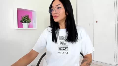 Camila online show from January 2025 01:11:02 PM