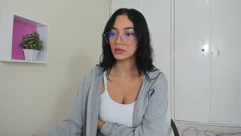 Camila online show from February 2025 01:11:02 PM