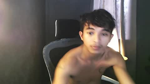 Snapshot of asian_hunk_moreno chatting on July 2026 07:15:02 AM Yuri online show from July 2026 07:15:02 AM