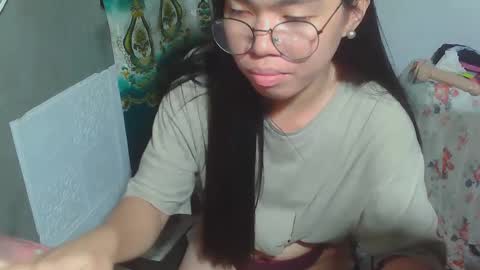Snapshot of asian_rhean chatting on January 2025 12:31:02 PM Rhean online show from January 2025 12:31:02 PM