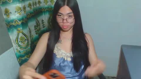 Snapshot of asian_rhean chatting on February 2025 01:39:02 PM Rhean online show from February 2025 01:39:02 PM