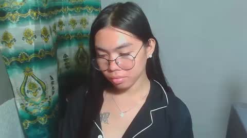 Snapshot of asian_rhean chatting on February 2025 04:30:02 PM Rhean online show from February 2025 04:30:02 PM