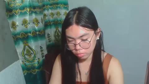 Snapshot of asian_rhean chatting on February 2025 08:33:02 PM Rhean online show from February 2025 08:33:02 PM
