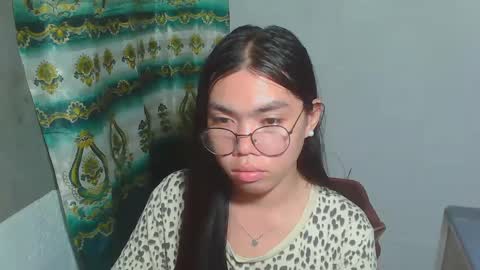 Snapshot of asian_rhean chatting on February 2025 04:53:01 PM Rhean online show from February 2025 04:53:01 PM