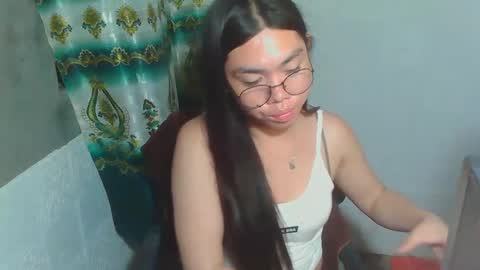 Snapshot of asian_rhean chatting on February 2025 07:27:02 PM Rhean online show from February 2025 07:27:02 PM