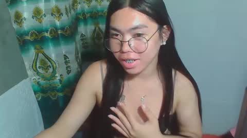 Snapshot of asian_rhean chatting on February 2025 06:31:01 PM Rhean online show from February 2025 06:31:01 PM