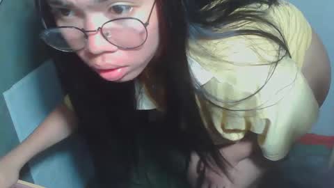 Snapshot of asian_rhean chatting on March 2025 04:09:02 PM Rhean online show from March 2025 04:09:02 PM