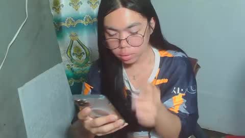 Snapshot of asian_rhean chatting on March 2025 01:05:01 AM Rhean online show from March 2025 01:05:01 AM