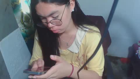 Snapshot of asian_rhean chatting on March 2025 05:00:02 AM Rhean online show from March 2025 05:00:02 AM