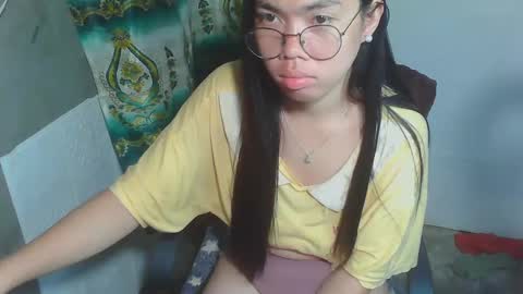 Snapshot of asian_rhean chatting on March 2025 05:38:02 PM Rhean online show from March 2025 05:38:02 PM