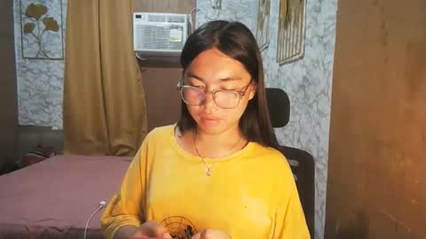 Snapshot of asian_rhean chatting on September 2025 10:50:02 AM Rhean online show from September 2025 10:50:02 AM